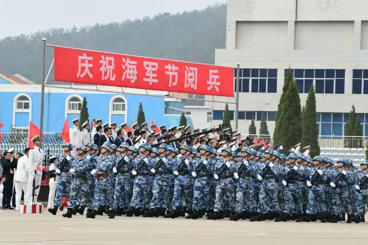 庆祝海军70周年 舰院海军节阅兵