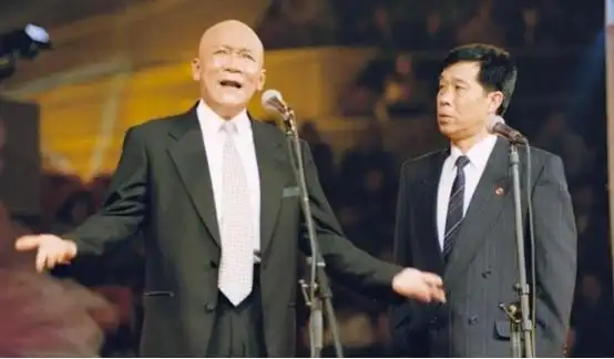 也正是在铁路文工团,石富宽遇到了他之后的搭档侯耀文,在之后的二十四