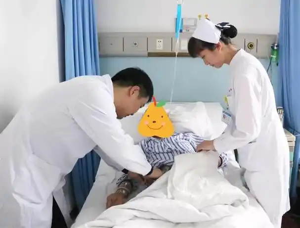 他的儿女说:"疝气不是小男孩才得的病吗,并且都是不需要做手术的吗?