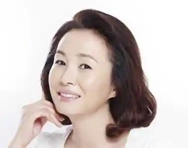 四十岁女人短卷发发型胖人适合留的短卷发发型