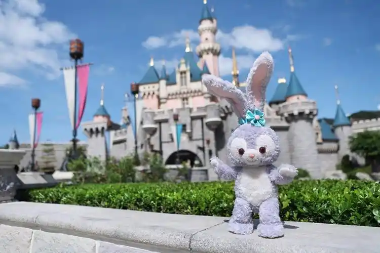 可爱小兔星黛露加入来到香港迪士尼乐园与宾客近距离会面