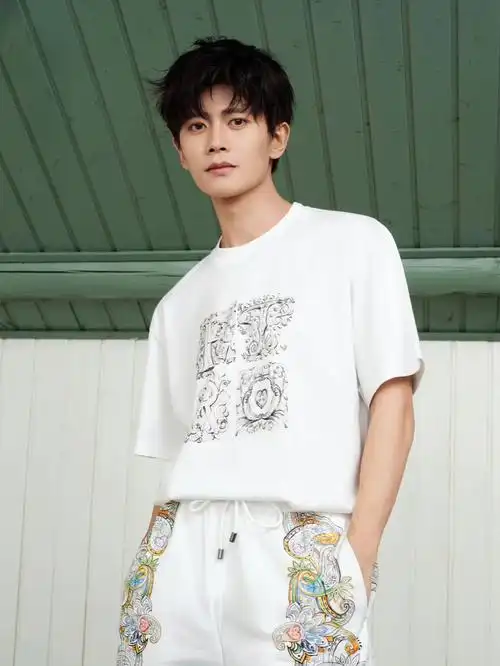 任嘉伦图片分享