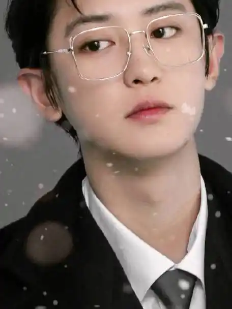 朴灿烈冬日飘雪变装视频