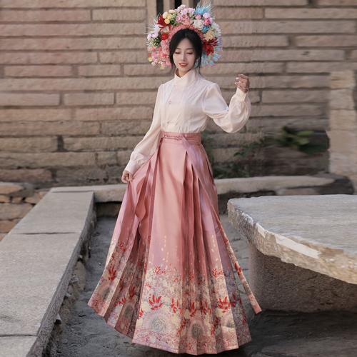 一念簪花晓鹿水原创明制汉服改良明制对襟立领衫织金仿妆花马面裙