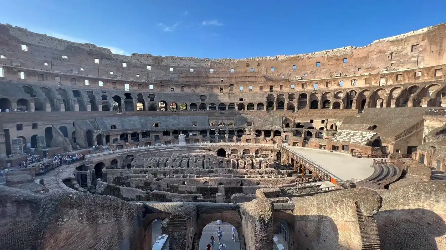 罗马斗兽场,原名"弗拉维圆形剧场",又名竞技场 - 抖音