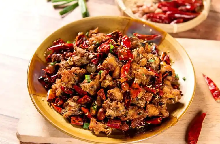 家常辣子鸡,口感酥脆的美味家常菜,还可以当零食吃,配小酒超赞