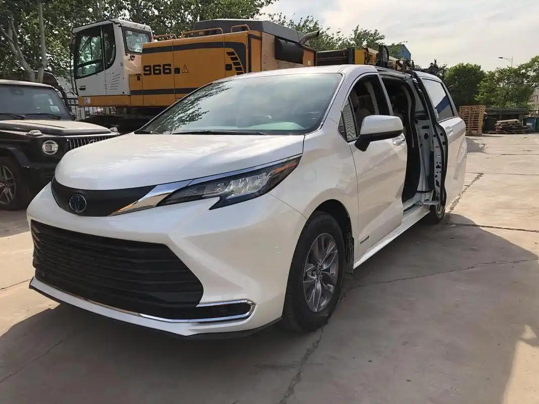 2021款丰田塞纳2.5油电混合动力38万起_凤凰网汽车_凤凰网