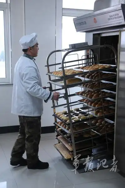 实拍沈阳军区某边防团打造特色伙食913