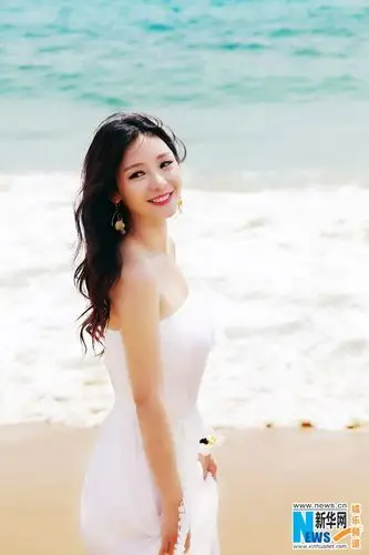 柳岩《如果爱》勇敢逐爱 海边白裙飘逸唯美性感