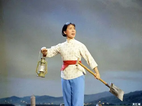 京剧样板戏:《龙江颂》