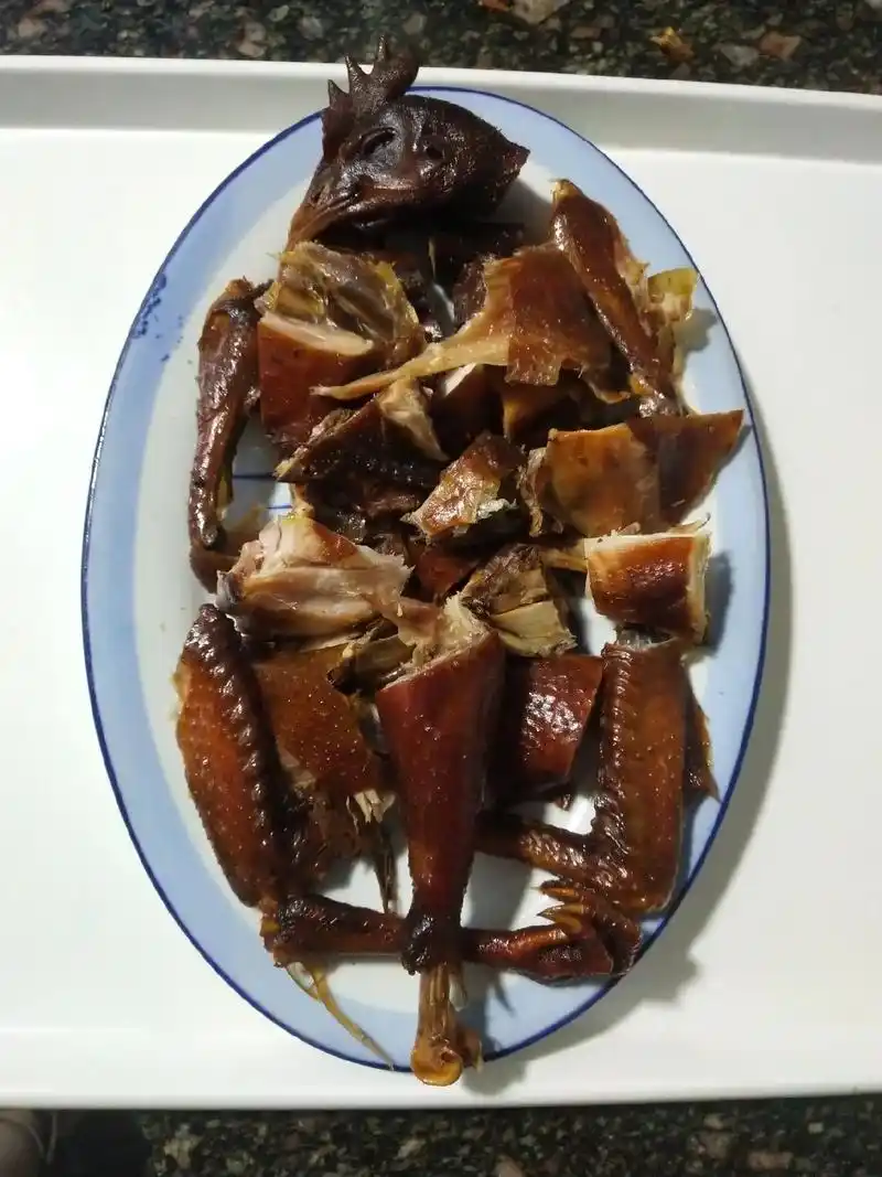 不是所有风干鸡都是一个口味,手撕风干鸡,活鸡现杀,口感香而不 - 抖音