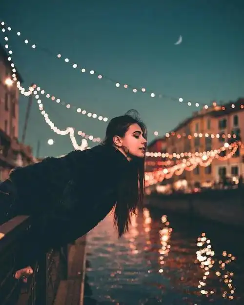 一个人深夜孤独的说说与爱无关与寂寞有染