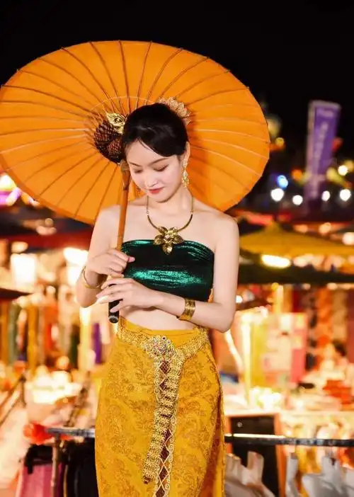 去到云南边境城市,拍一组傣族写真,遍地都是傣族美女|西双版纳|少数