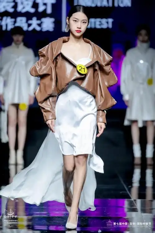 服装学子在第六届中国大学生服装模特大赛中再创佳绩