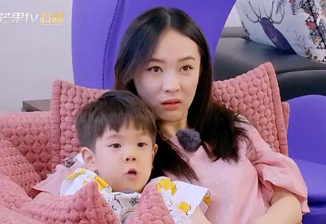 嗯哼给恐龙取名字 霍思燕:我以为你认识一百种恐龙