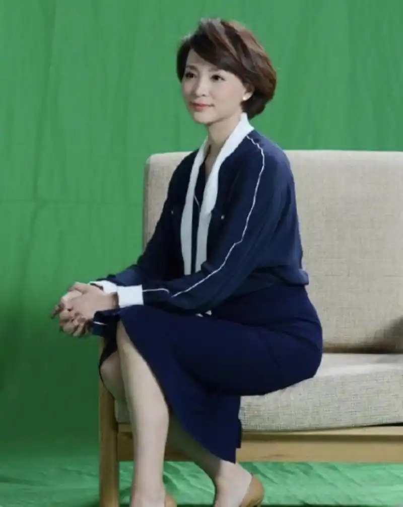 董卿:用文化韵味点亮荧屏,传承中华故事 董卿主持的节目以其深厚的