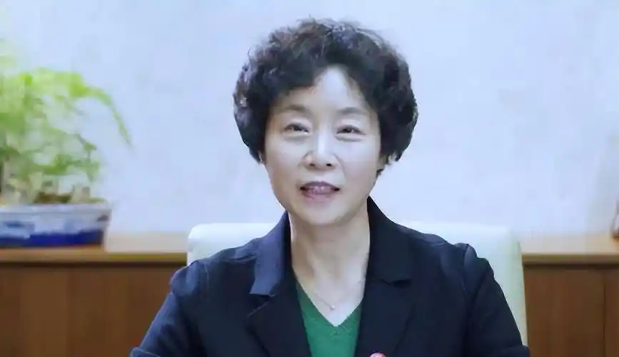 丈夫看到一半受不了,忙问:能不能先走_王丽_工作_银行