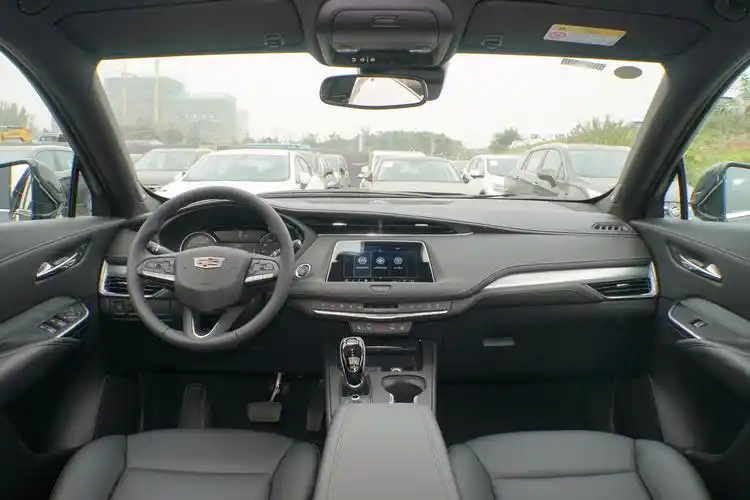 凯迪拉克xt4内饰-轴距-发动机-易车