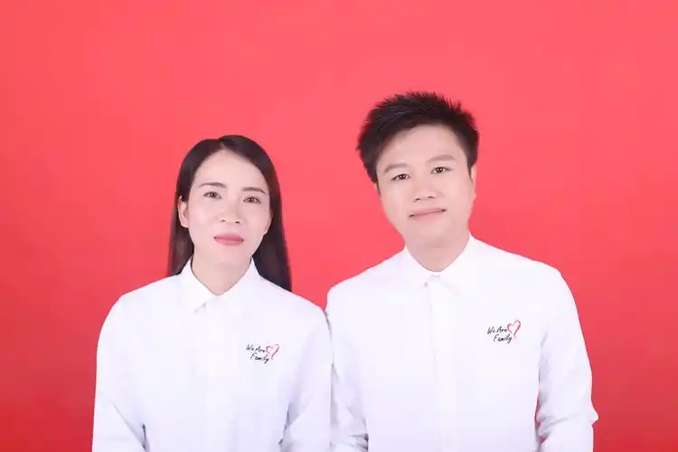 南宁拍摄结婚登记证件照分享