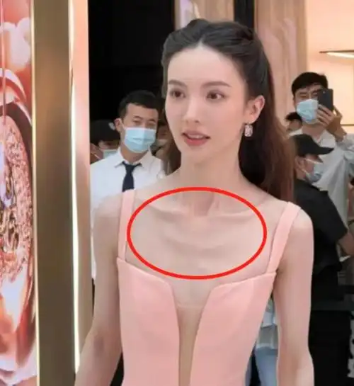 "瘦成竹竿,全身涂白,雌雄难辨"?娱乐圈的"病态审美"该停了