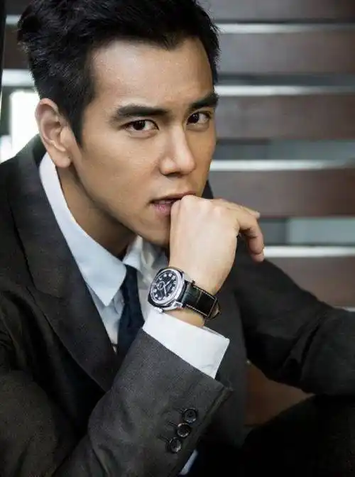 彭于晏表示平时为了拍戏,确实相当自律,只不过生活中还是很随意的,不