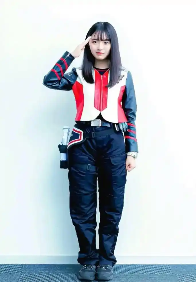 特利迦奥特曼漂亮的女主角#静间结名##超清壁纸  - 抖音