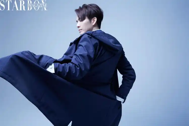 钟汉良封面写真上演"眼神杀" 纯粹坚定激励人心