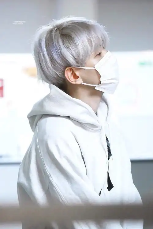 边伯贤的侧脸图楼欢迎投稿