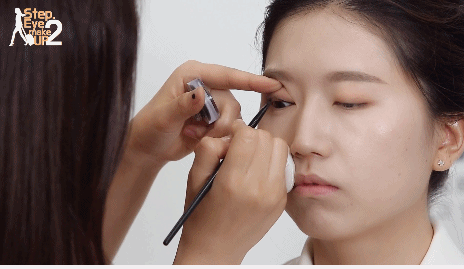 原来她这样"妆" 揭秘崔智友新剧ol职场妆_经济动态_资讯_山东2哥网