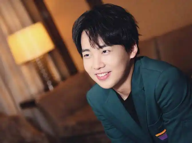 曝郭麒麟近照!身体发福胖到离谱,越看越像郭德纲,网友直呼辣眼