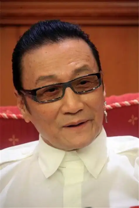 谢贤1936年8月9日出生于我国香港,祖籍广东番禺,香港影视艺人,导演