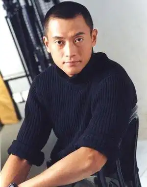 盘点明星中年危机:魏骏杰夫妇为钱当街吵架