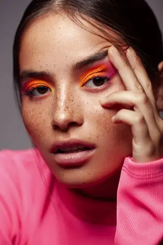 colorer la vi-雀斑眼影女郎