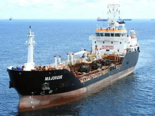3,645 dwt bunkering oil tanker for sale