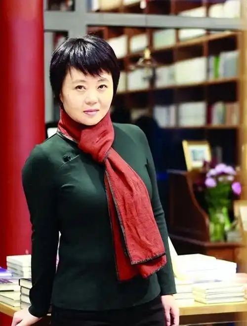 点击关注,每天都有名人故事感动您!