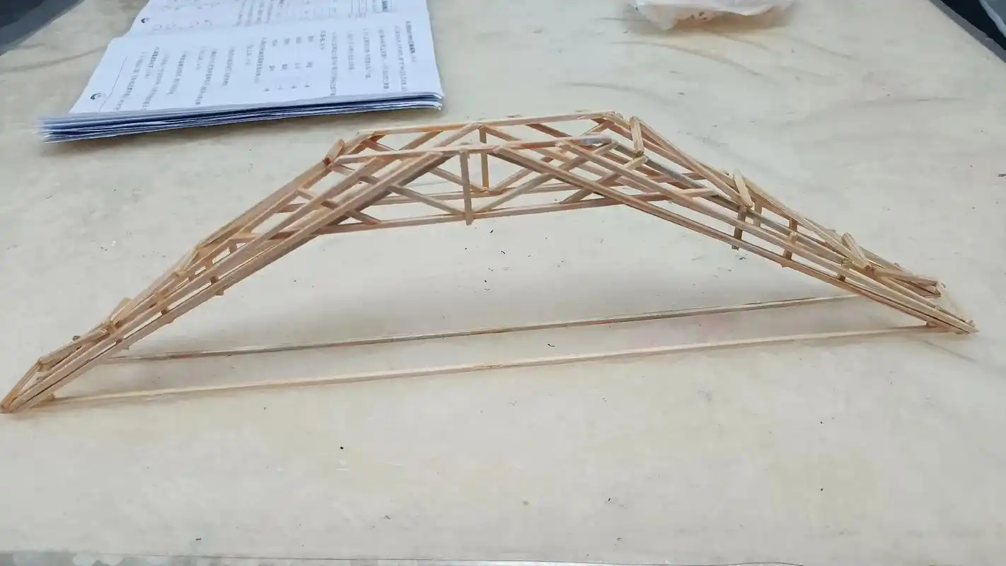 见证你的成长,四年级组桥梁承重力达52公斤的手工制作一等奖, - 抖音