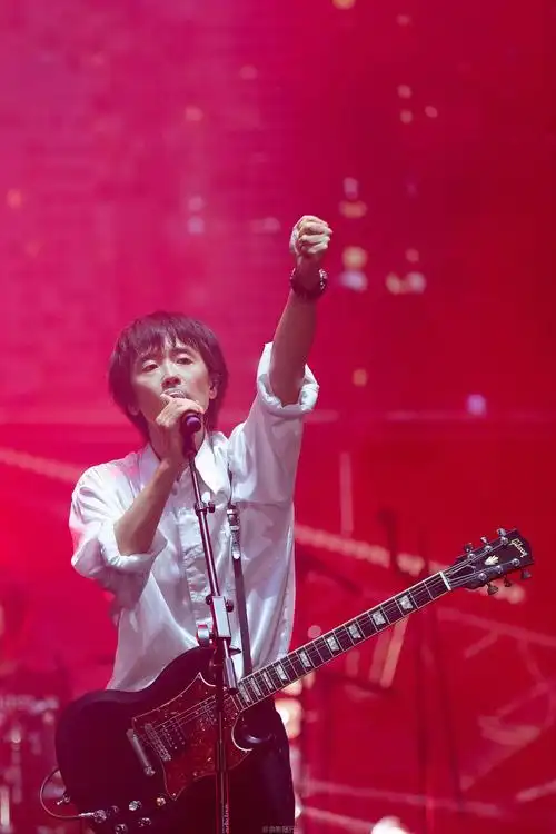 新裤子乐队～2022武汉草莓音乐节