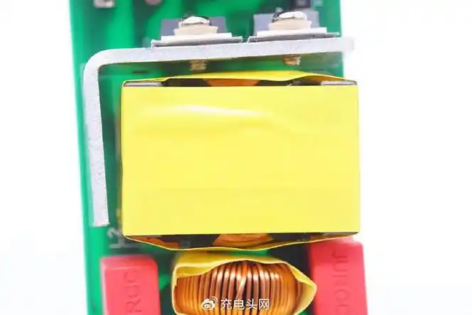 基于润新微全氮化镓器件设计240w双管反激电源方案解析