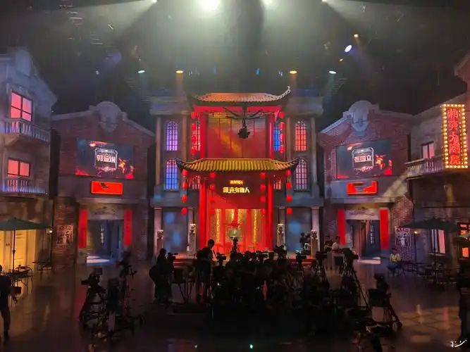 落地演出复兴民国全国小剧场参与郭德纲相声有新人走复古范儿