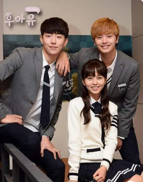 像《继承者们》,《学校2015》,《鬼怪》都奉献了很多经典的学院风穿搭