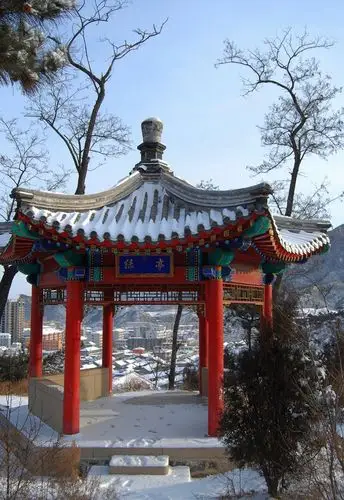 兴隆县南山公园雪景(一)凉亭篇