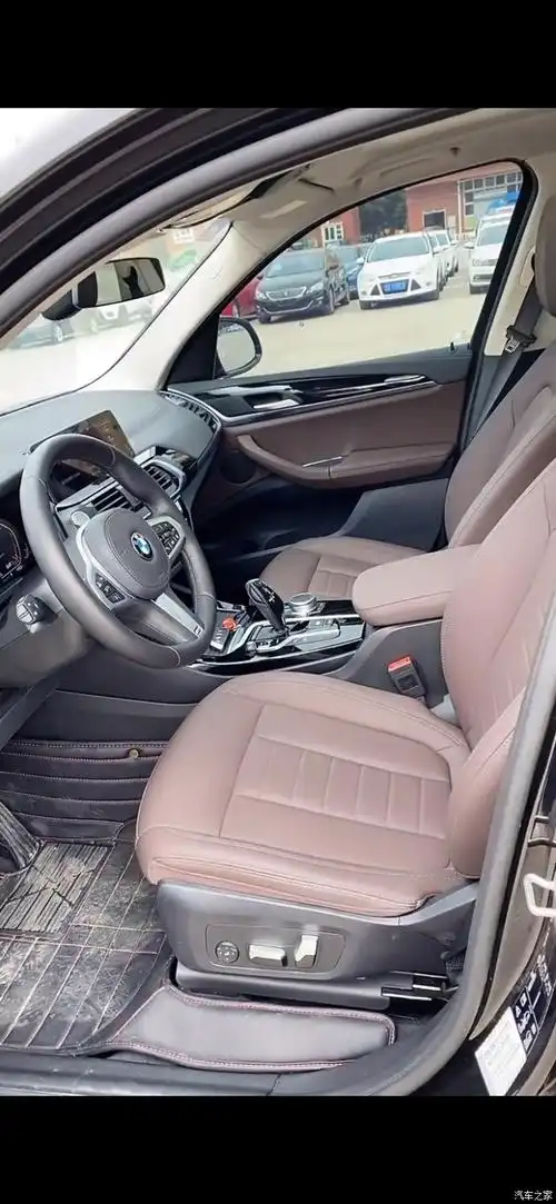 典雅迷人的宝马x3内饰