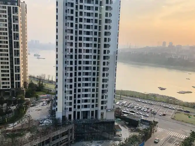 经开区 万科金域学府翰江一期三房157万