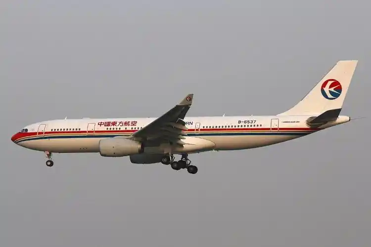 东航| 只有坐过一次长途才觉得其实33e也满好的