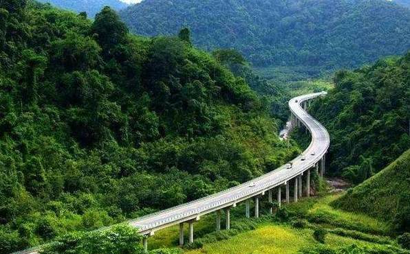 图为昆曼国际高速