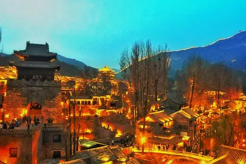 万家灯火,月落归家