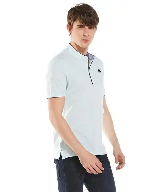 浅色帅气时尚短袖t恤