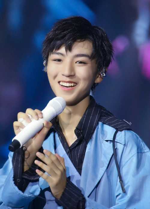 王俊凯性感小虎牙你有没有舔一舔的欲望,这样的男朋友你能用多久