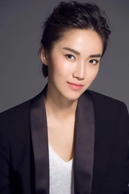 是冷哥也是女神,邹涵虹解锁冷艳脱俗之美