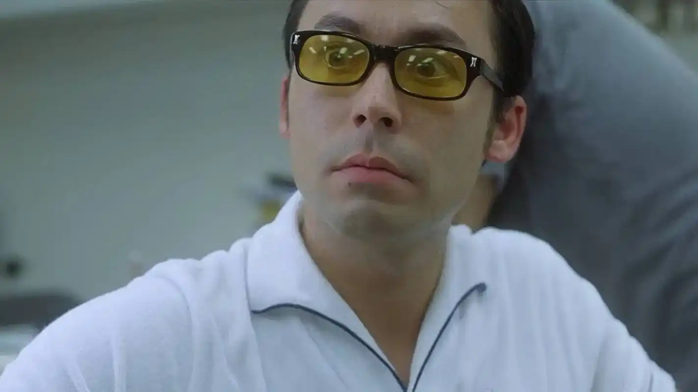 恭喜!香港知名男星雷宇扬小21岁妻子疑似怀二胎,腹部凸起孕味足